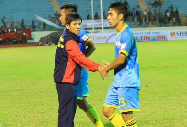 HLV Võ Đình Tân (S.Khánh Hòa BVN): Chúng tôi tự tin không phải đua trụ hạng