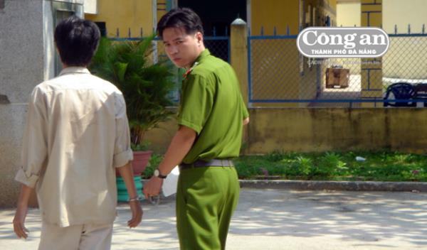 Cảnh giác với loại tội phạm… thân, quen