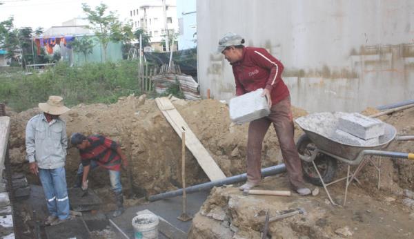 Người mẹ phụ hồ