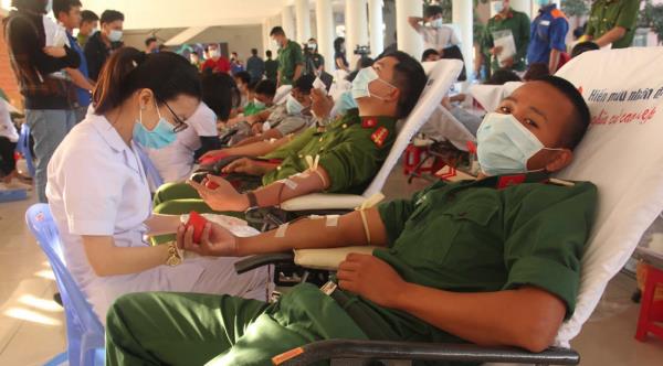 Sôi nổi ngày hội hiến máu tình nguyện ở Đà Nẵng