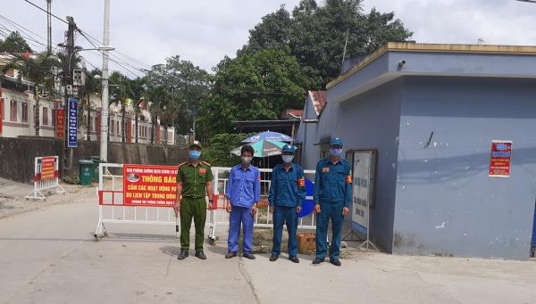 Công an xã những ngày chống dịch