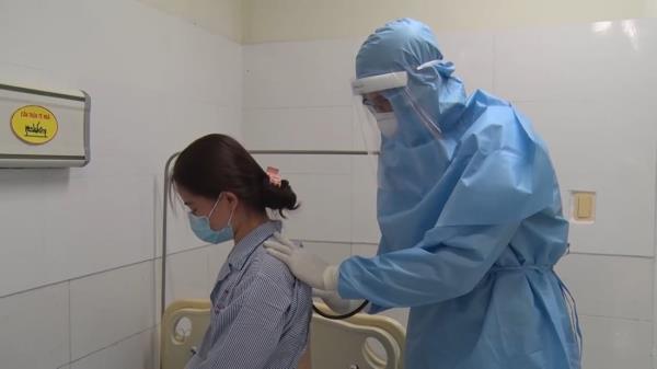 Bên trong khu nóng điều trị Covid-19