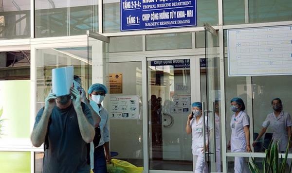 Bệnh nhân 22 người Anh có kết quả âm tính với COVID-19