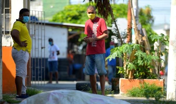 Chính quyền Ecuador xin lỗi người dân vì loạt thi thể bị bỏ lại trong dịch