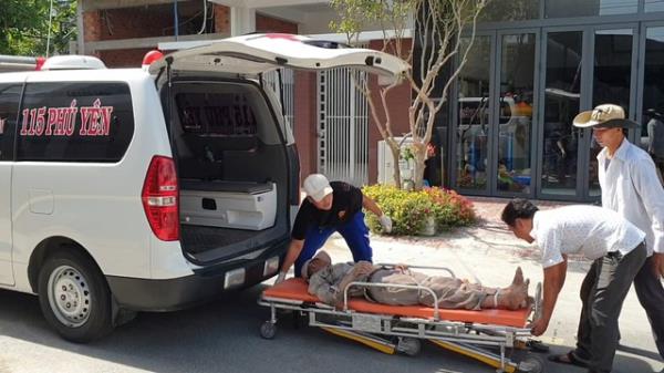 Sập giàn giáo khiến 4 người bị thương