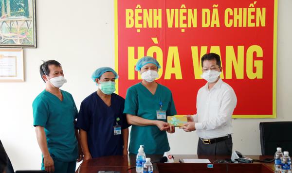 Tạo mọi điều kiện tốt nhất để y bác sỹ toàn tâm, toàn ý chiến đấu với dịch bệnh