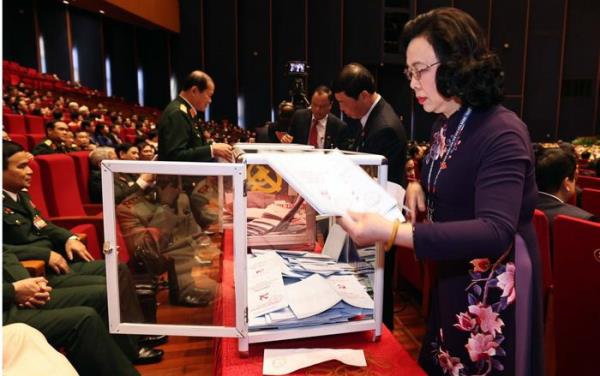 Hôm nay, Ban Chấp hành Trung ương khóa XIII bầu Bộ Chính trị, Ban Bí thư khóa mới