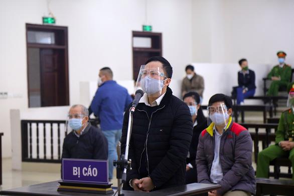 Cựu hiệu trưởng ĐH Đông Đô: Nếu không cấp bằng giả sẽ bị đuổi việc