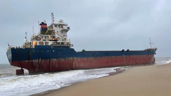 Kịp thời cứu ngư dân gặp nạn