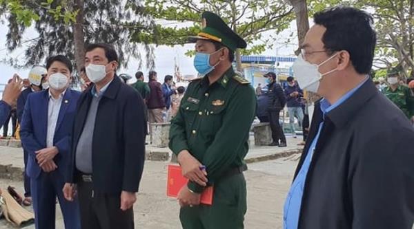 Quảng Nam đề nghị huy động trực thăng tìm kiếm nạn nhân mất tích vụ chìm tàu du lịch